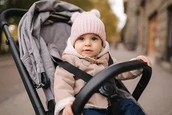 When-Can-You-Put-a-Baby-in-Stroller-without-Car-Seat